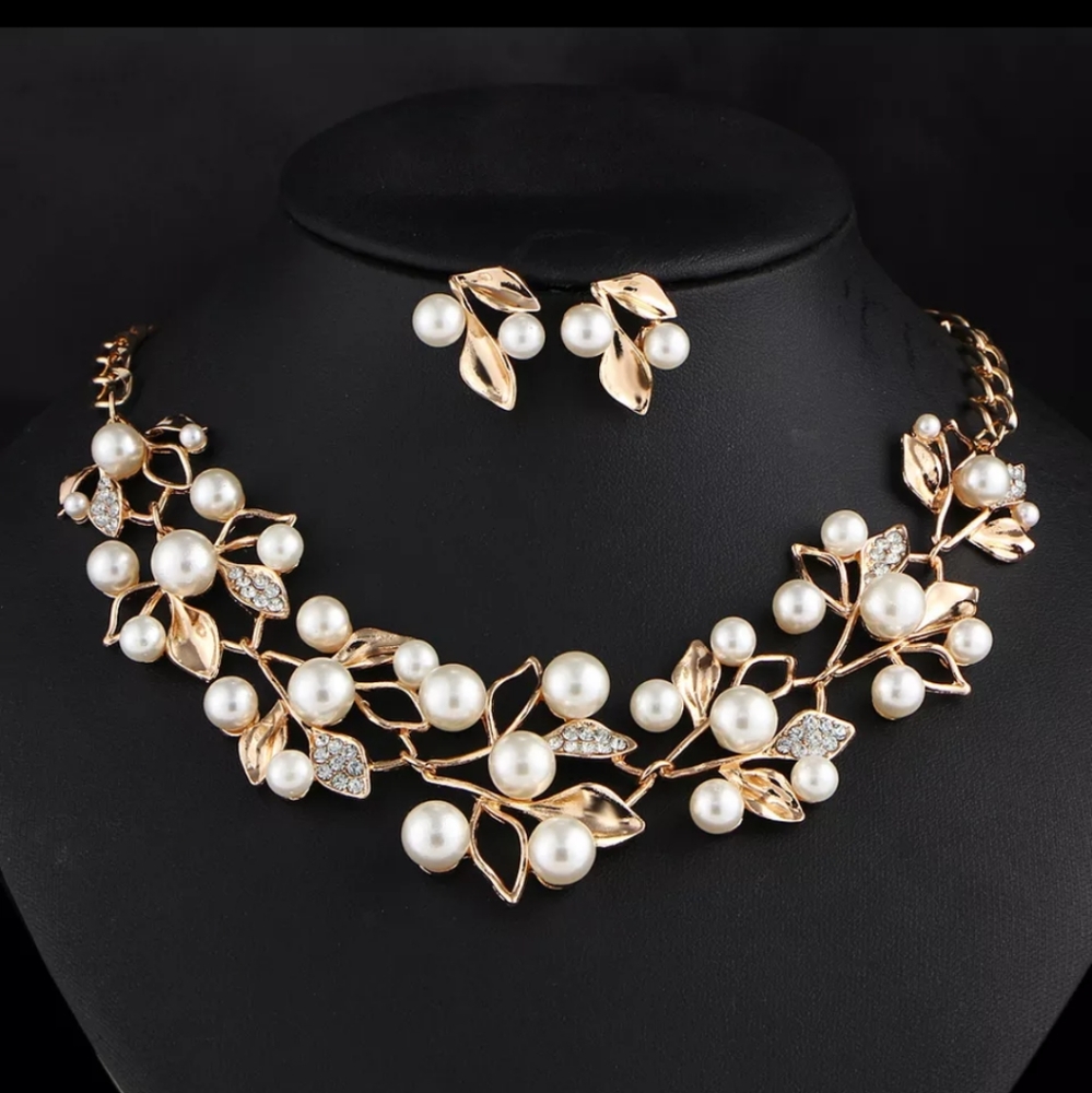 Necklace set - Picture 2 of 4
